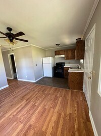Building Photo - 1 Bed / 1 Bath in Bono Available Now