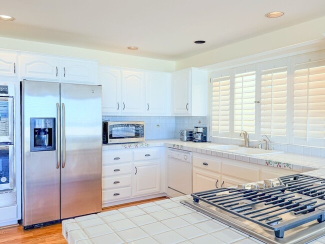 Building Photo - 3637O | Hollywood Beach | Unfurnished Rental