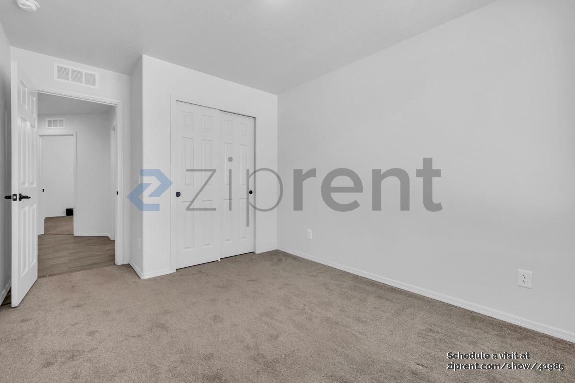 Building Photo - 1704 Tenen Pass Dr
