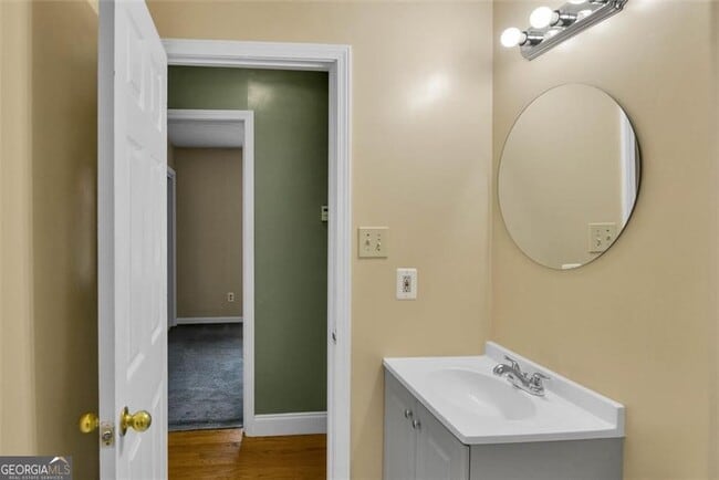 Building Photo - 8941 Ashwood Dr