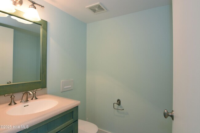 Building Photo - 322 Causeway Dr