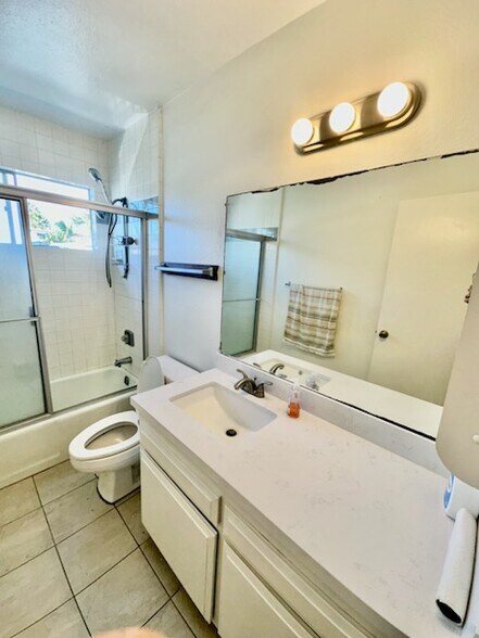 Building Photo - 33772 Violet Lantern St