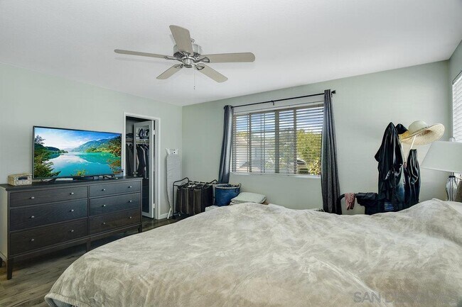 Building Photo - 2811 W Canyon Ave.