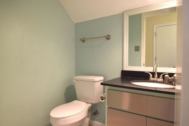 Building Photo - Hart Ln 6489