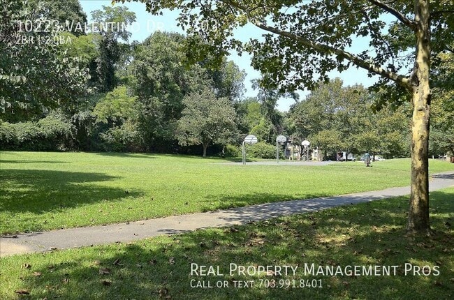 Building Photo - 10223 Valentino Dr