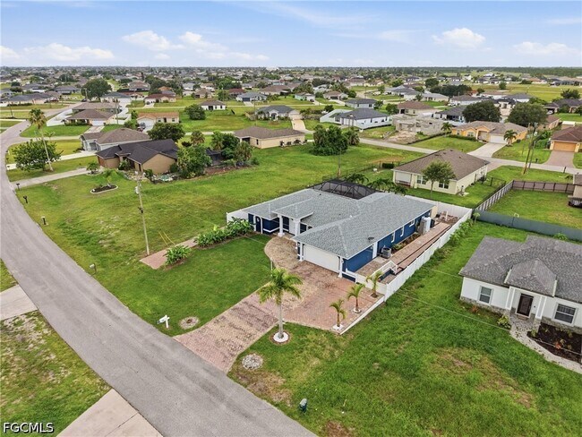 Building Photo - 3016 NW 6th Pl
