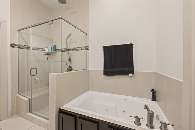 Building Photo - 1620 McDonald St