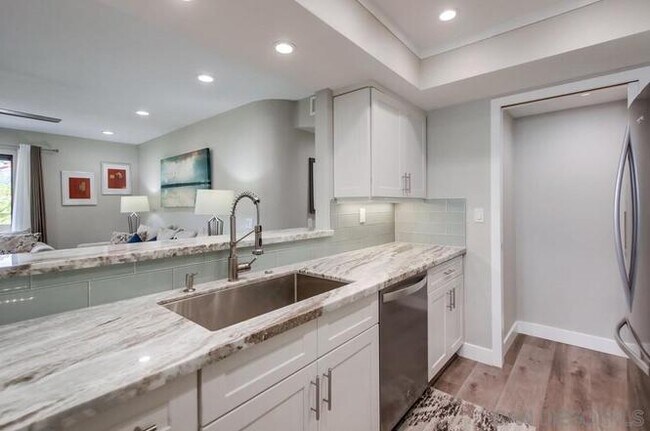 Building Photo - 9392 Twin Trails Dr