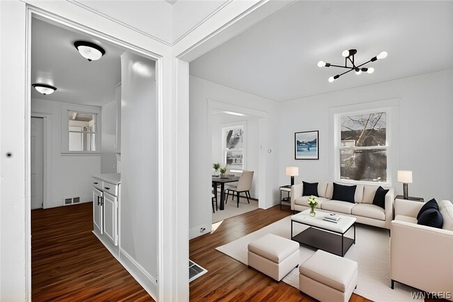 Building Photo - 609 24th St