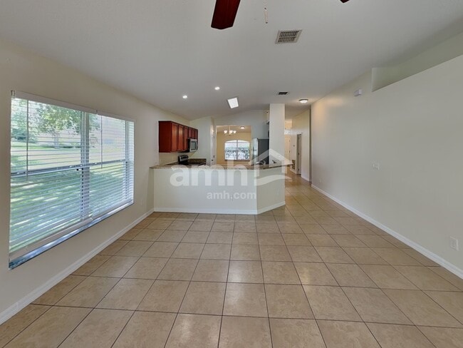 Building Photo - 1951 Southern Oak Loop