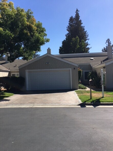 Primary Photo - 22650 Silver Oak Ln
