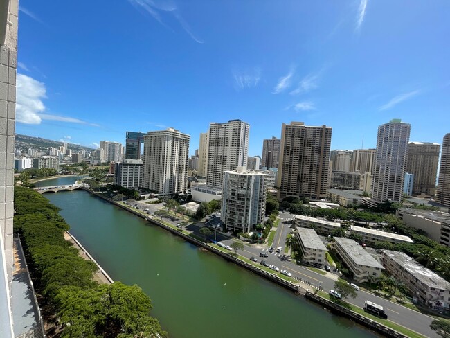 Building Photo - 1848 Kahakai Dr