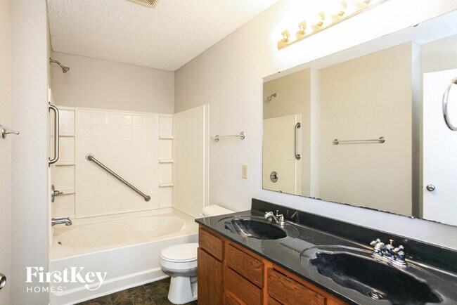 Building Photo - 12164 E 141st St