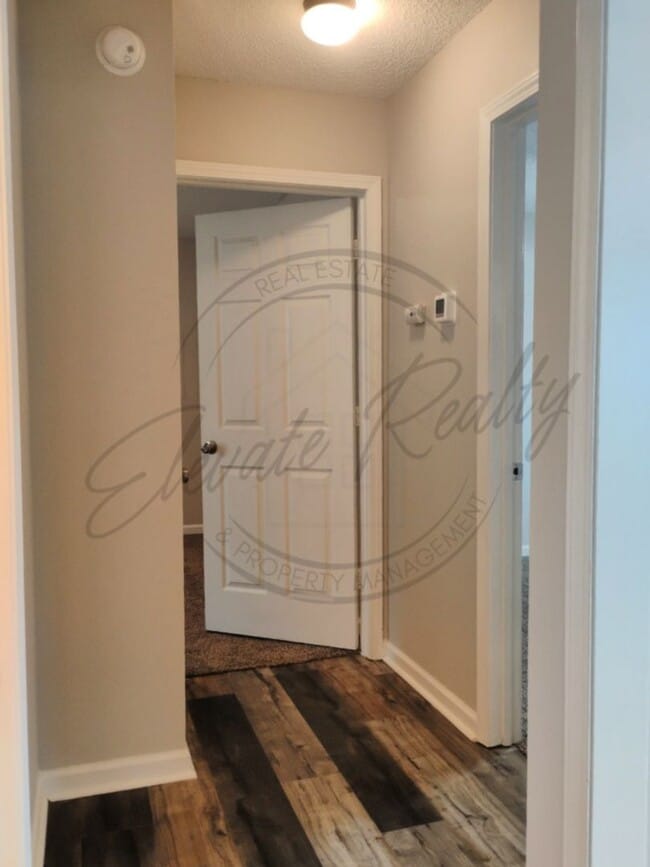 Building Photo - ON SPECIAL! Charming 3 Bedroom Ranch in Cl...