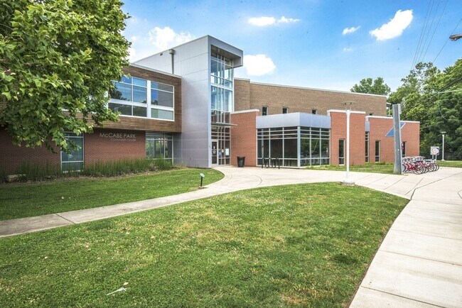 Building Photo - 312 Sloan Rd