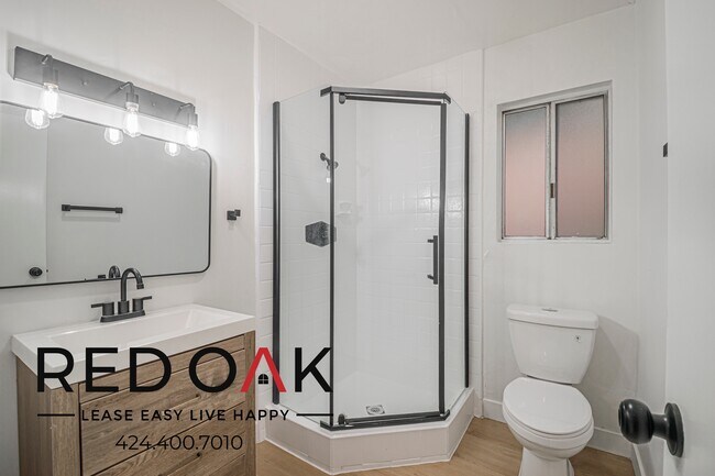 Building Photo - 426 S Venice Blvd