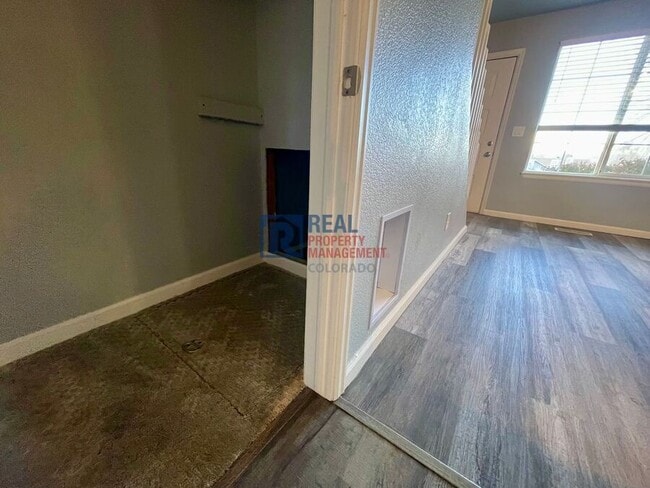 Building Photo - 805 Summer Dr