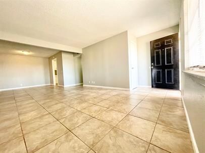Primary Photo - 3919 Englewood Cir