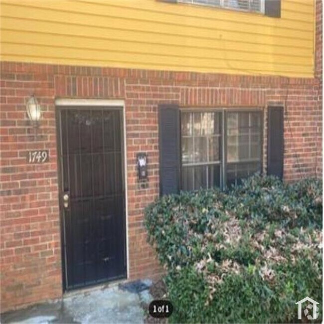 Building Photo - 1749 Whitehall Forest Ct SE