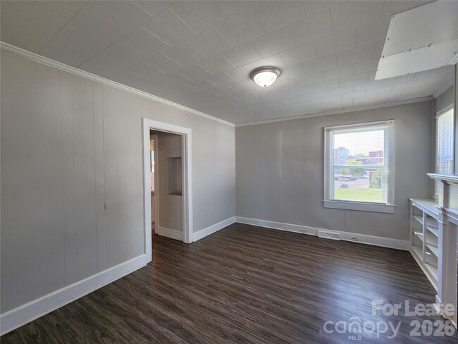 Building Photo - 12 Woodsdale Pl SE