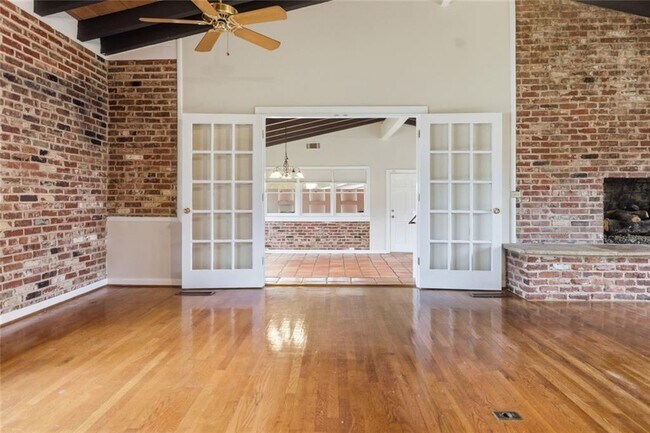 Building Photo - 3302 Wynn Dr