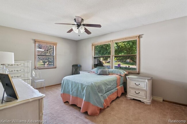Building Photo - 245 Lynbrook Dr