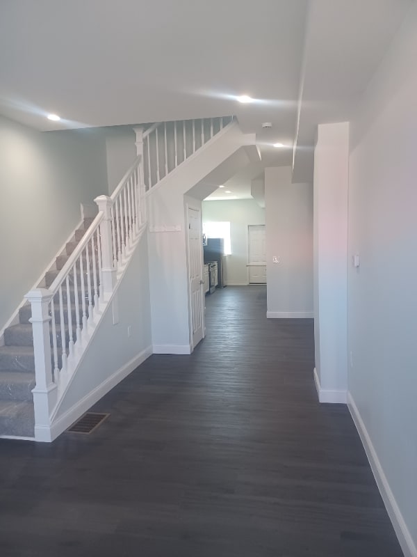 Building Photo - 577 Laurens St