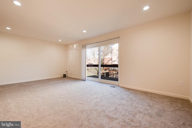 Building Photo - 10742 Cordage Walk