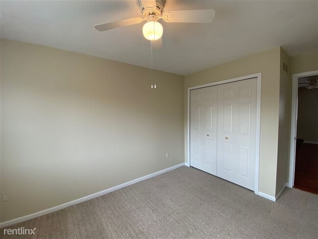Building Photo - 6710 Summerdale Ct E