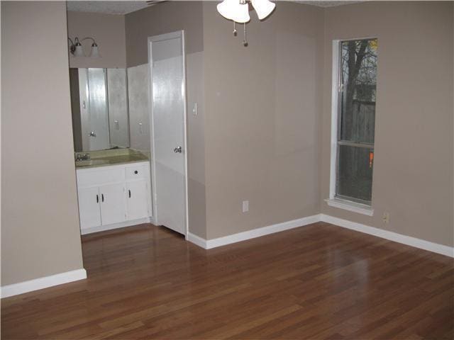 Building Photo - 10207 Rutland Village W