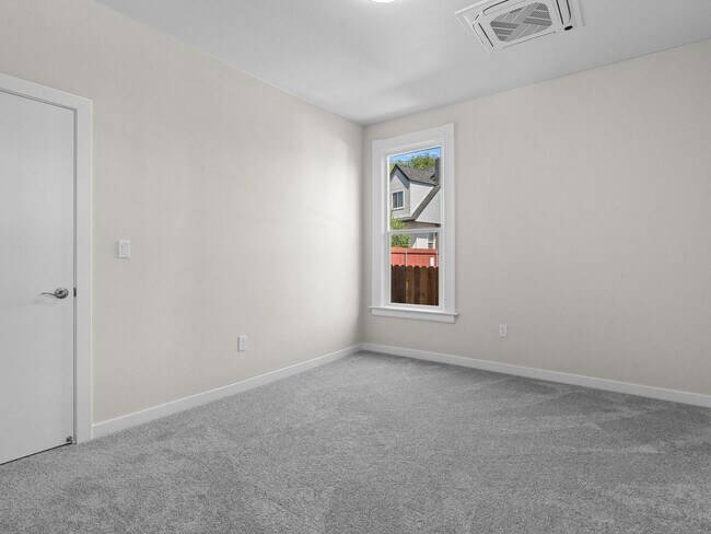 Building Photo - 50 Berrum Pl