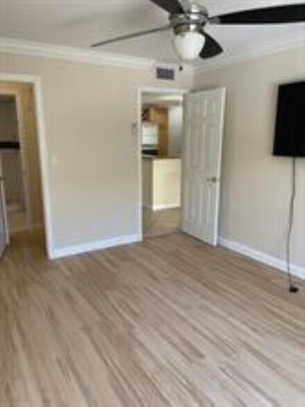 Building Photo - 1515 E Broward Blvd
