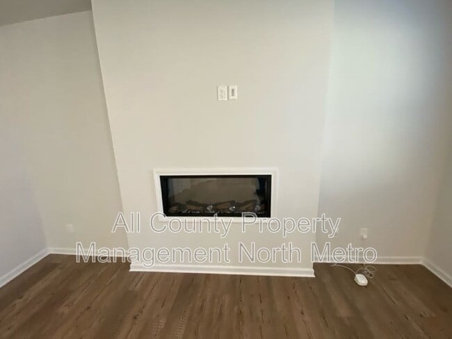 Building Photo - 185 Springwood Ln