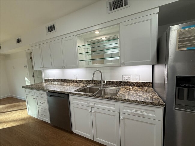 Building Photo - 3400 Timmons Ln