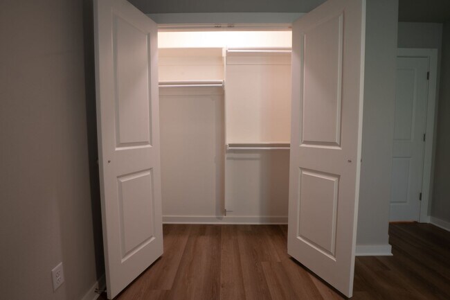 Building Photo - 1243 N Pink Ter