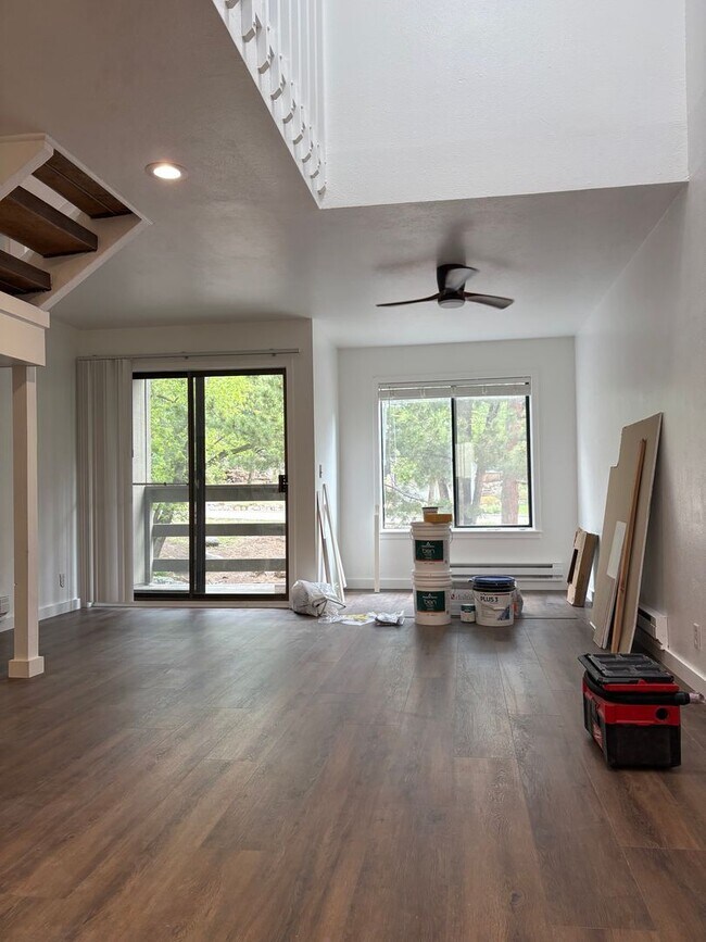 Building Photo - Completely Renovated 2 Bed 1.5 Bath West Pearl Street Condo W/Hiking Trails In Your Backyard.