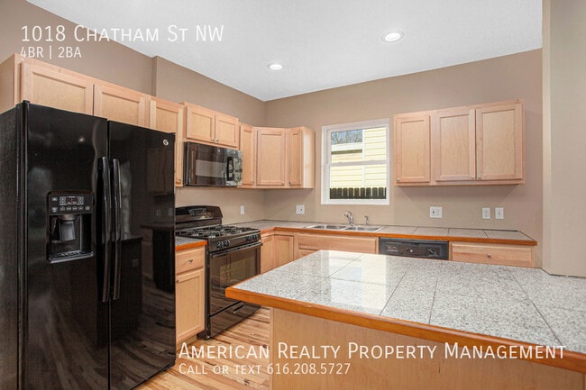 Building Photo - 1018 Chatham St NW