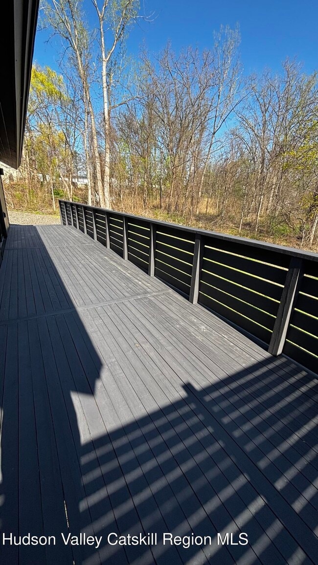 Building Photo - 13 Regal Rd