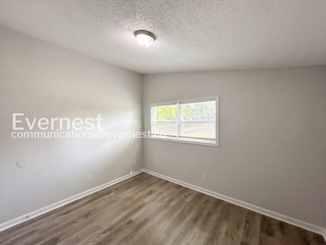 Building Photo - 1449 Ticonderoga Dr