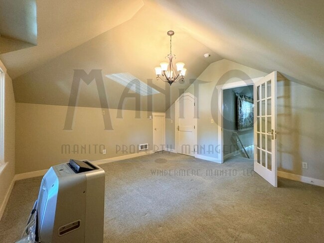 Building Photo - South Hill Swank