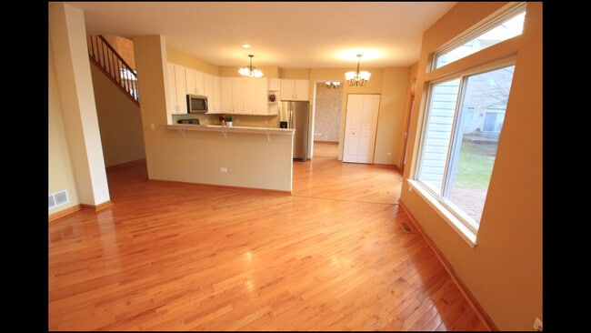 Building Photo - 217 Sparrow Ln