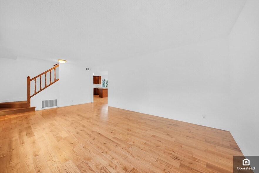 Building Photo - 3273 Cropley Ave