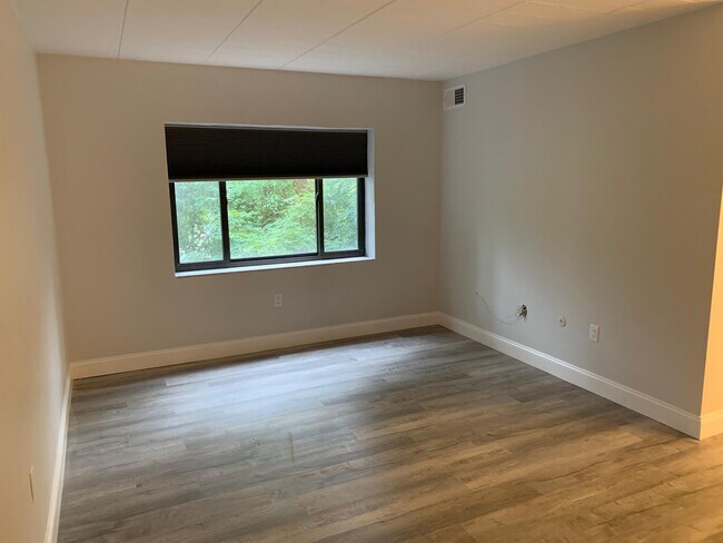 Building Photo - 3457 Evergreen Rd