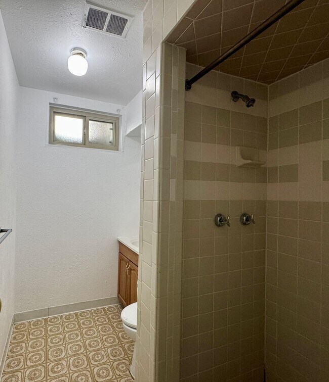 Building Photo - Spacious 4 bedroom home in Westminster! Av...