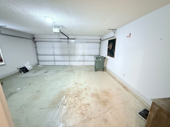 Building Photo - 3BR/2BA Home For Rent