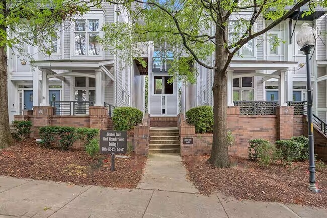 Building Photo - 635 N Alexander St