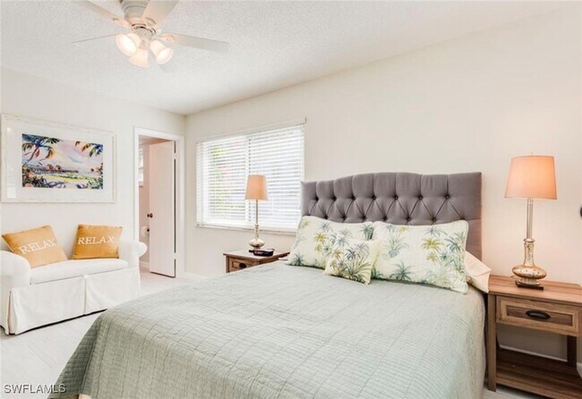 Building Photo - 372 4th Ave S