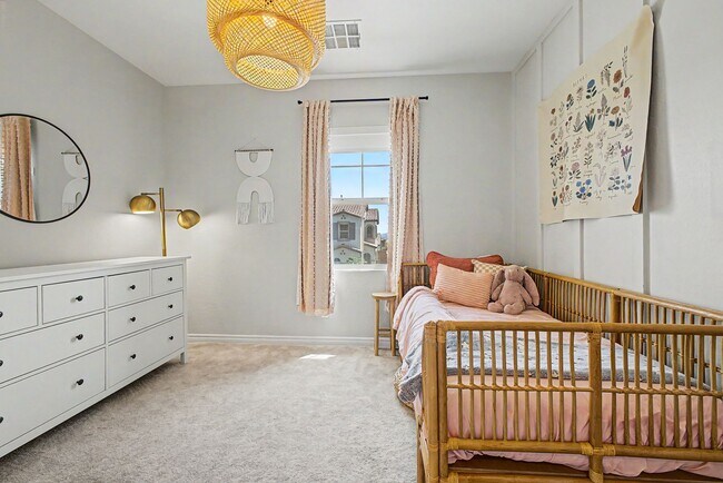 Building Photo - Upgraded 4 bedroom home in Skye Canyon gated community!