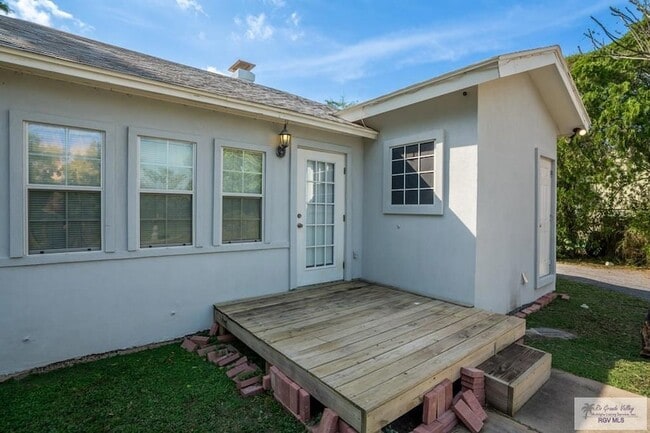 Building Photo - 3495 Boca Chica Blvd