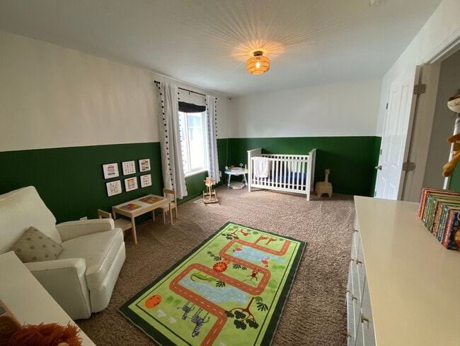 Building Photo - 486 Pheasant Ridge Dr